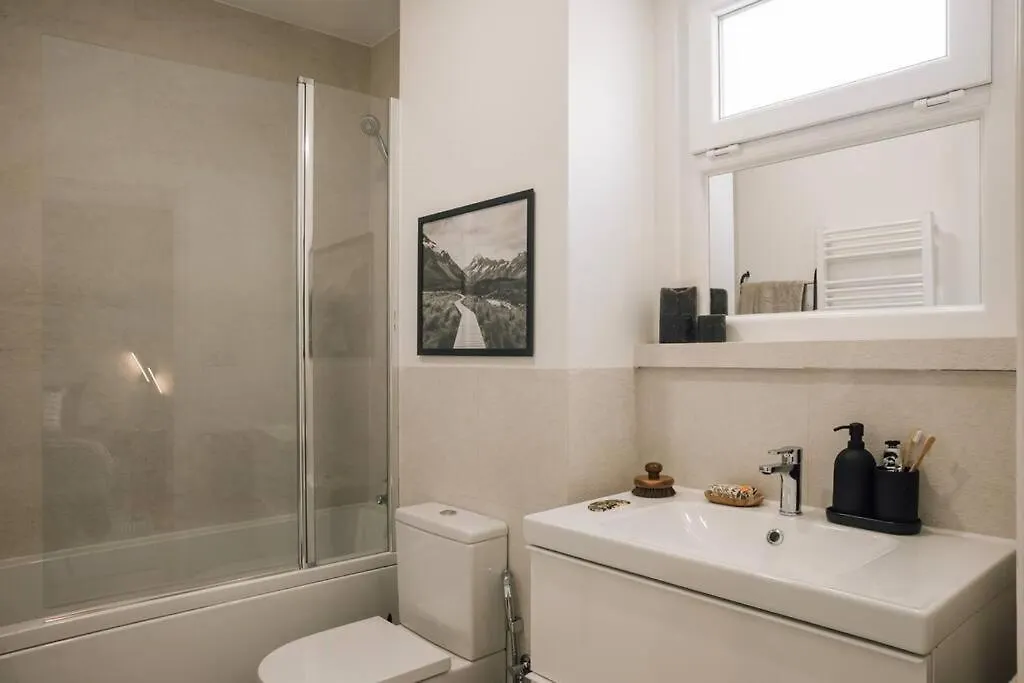 Soum - 2 Bedrooms In Alvalade Lisbon Apartment