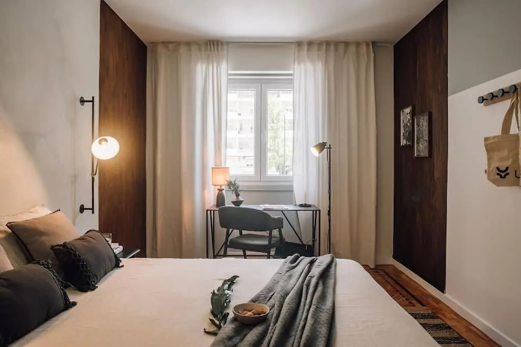 Soum - 2 Bedrooms In Alvalade Lisbon Apartment