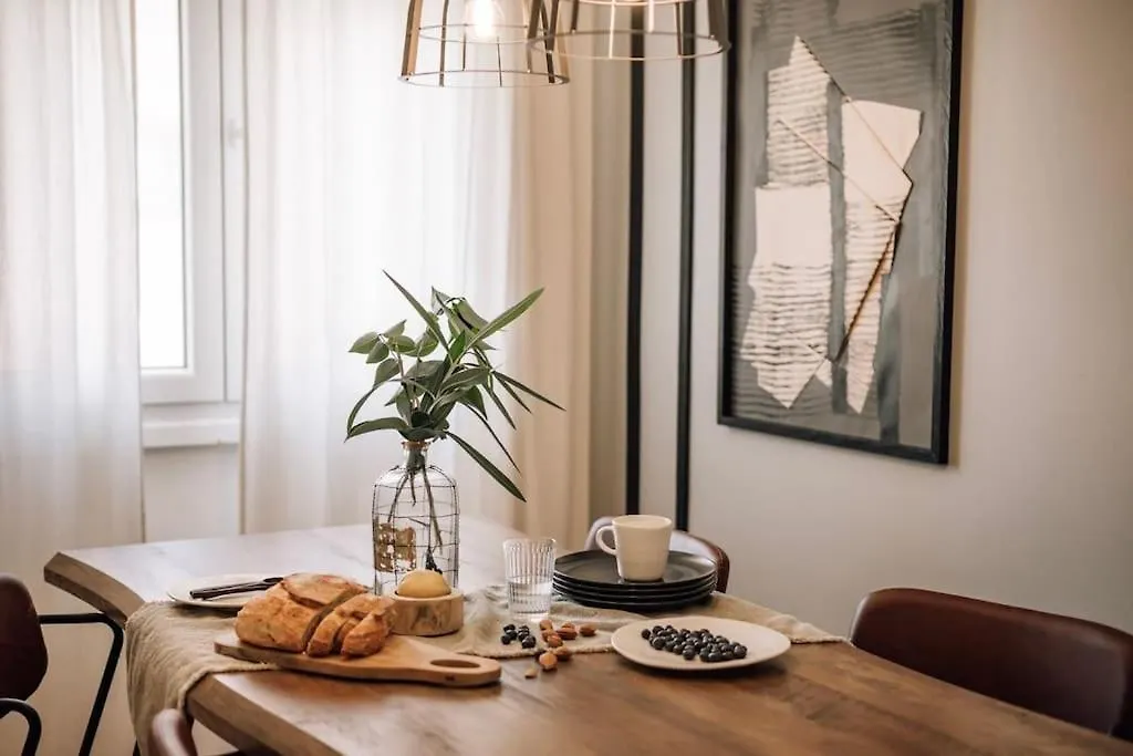 Apartment Soum - 2 Bedrooms In Alvalade Lisbon